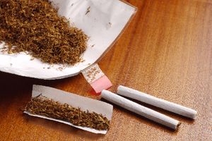 <p>Ilustrasi rokok linting / id.quora.com</p>
