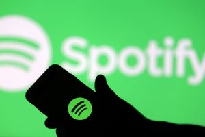 Ilustrasi Saingi Apple, Spotify Rilis Layanan Podcast Berbayar