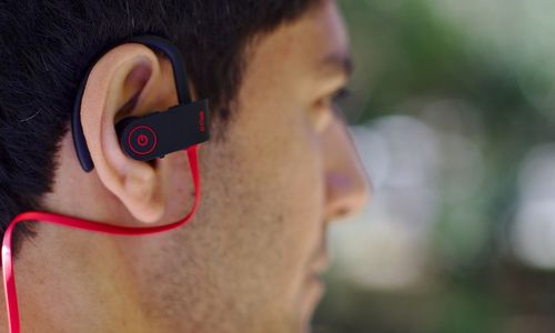 <p>Ilustrasi earphone bluetooth / Pixabay</p>
