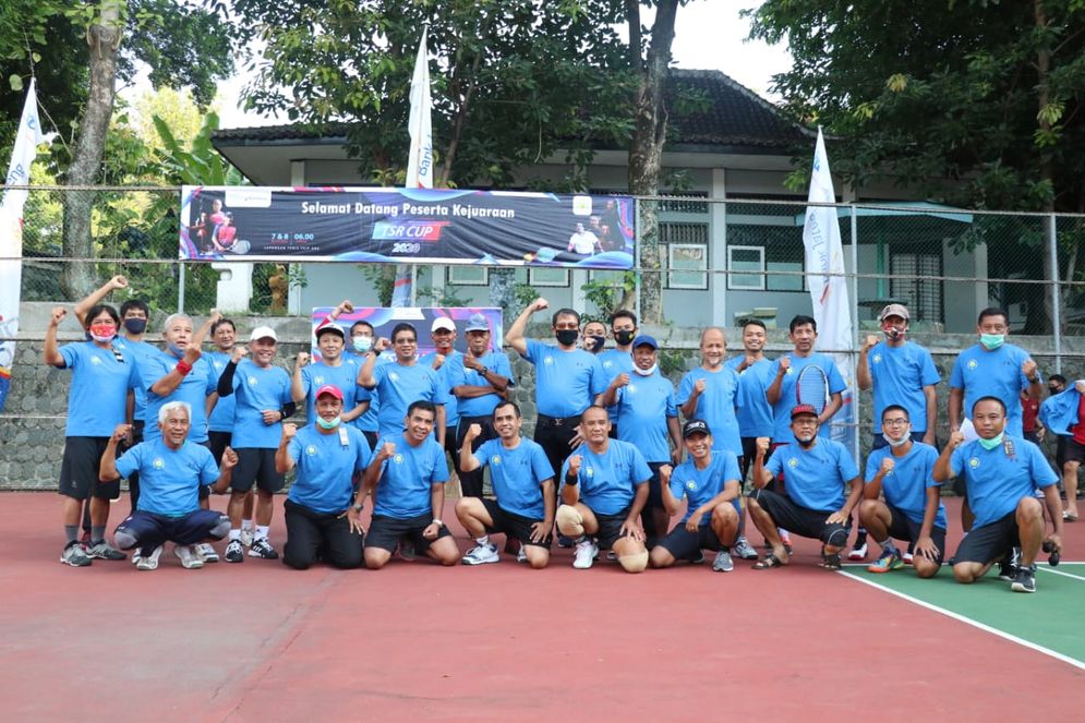 Turnamen TSR Cup di Lapangan Tennis FKIP UNS