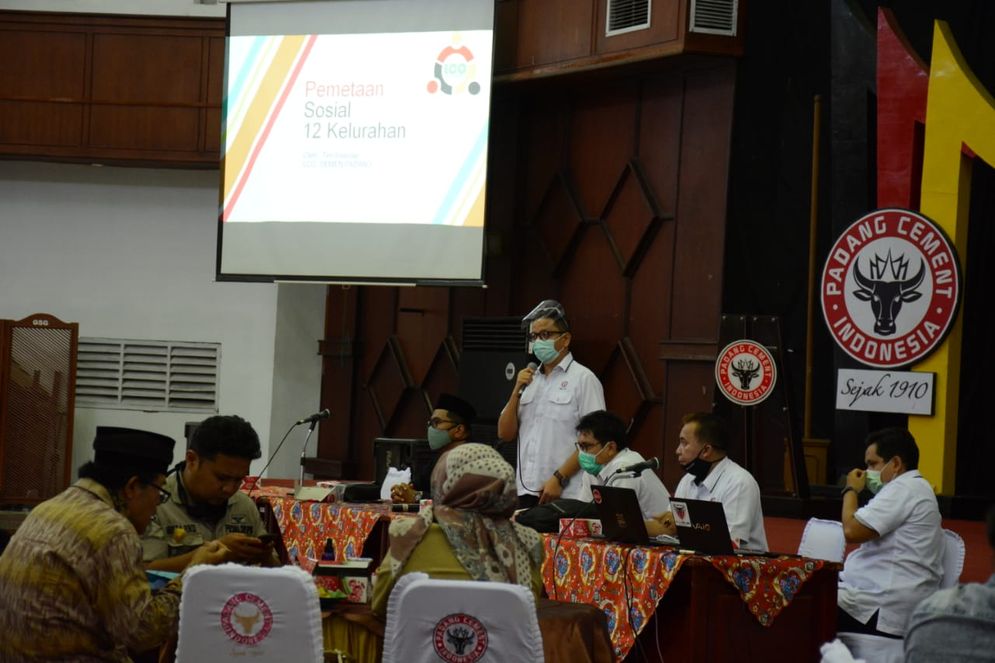 epala Unit CSR PT.Semen Padang Muhamad Ikrar pada acara sosialisasi Social Mapping, Senin, 9 November 2020. Foto: ist