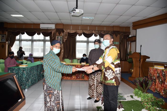 Para ASN yang menerima SK Pensiun