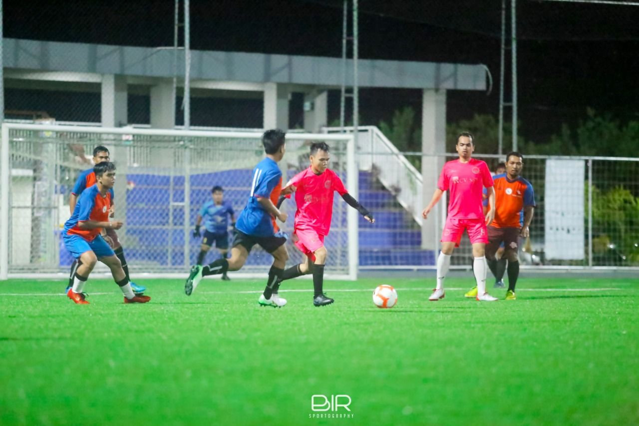 Euro Fans Club versus Hapakat