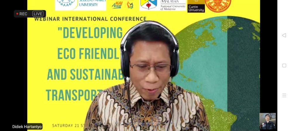 Webinar Internasional Pengembangan Transportasi Ramah Lingkungan, FH UNS