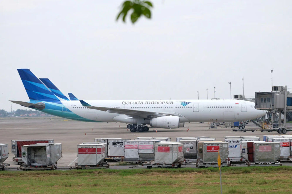 Maskapai penerbangan Garuda Indonesia tampak terparkir di Bandara Soekarno Hatta, Tangerang, Banten.. 