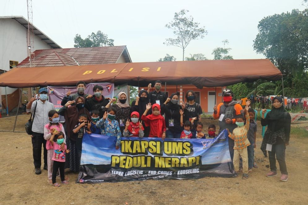 Aksi IKAPSI UMS peduli Merapi di TPPS desa Tlogolele Selo Boyolali
