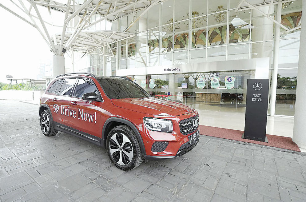 Edition 50 Exhibition menjadi ajang berkumpulnya para pemilik mobil Mercedes-Benz.
