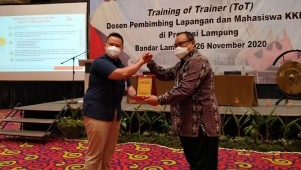 Pembekalan Mahasiswa KKN, OJK Lampung Edukasi Layanan Jasa Keuangan