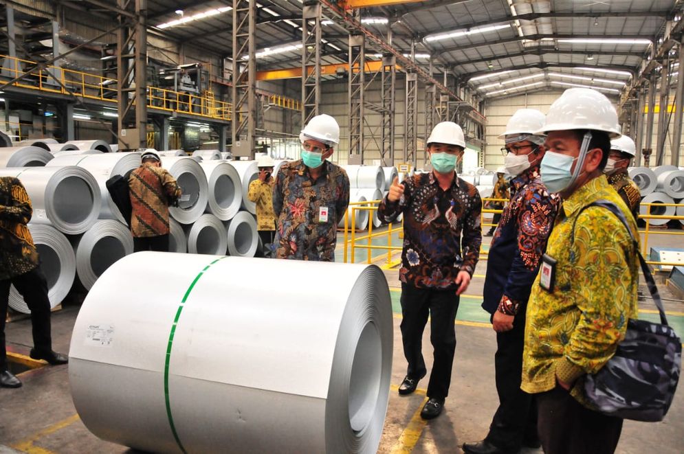 Sekretaris Jenderal Kementerian Perindustrial RI, Bapak Ir. Achmad Sigit Dwiwahjono meresmikan lini produksi ke-2 PT. Sunrise Steel di Mojokerto.