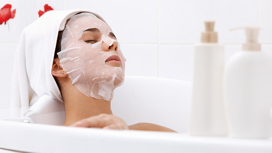 Ilustrasi - Salah satu kelebihan prodak skin care dingin adalah dapat menenangkan kulit wajah.