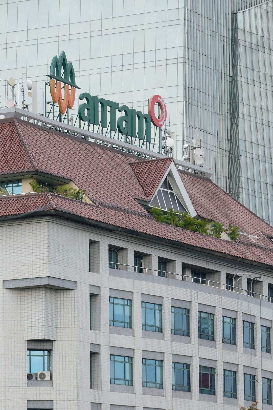 <p>Gedung Aneka Tambang (ANTAM) di Jalan TB Simatupang, Jakarta Selatan. Foto: Ismail Pohan/TrenAsia</p>
