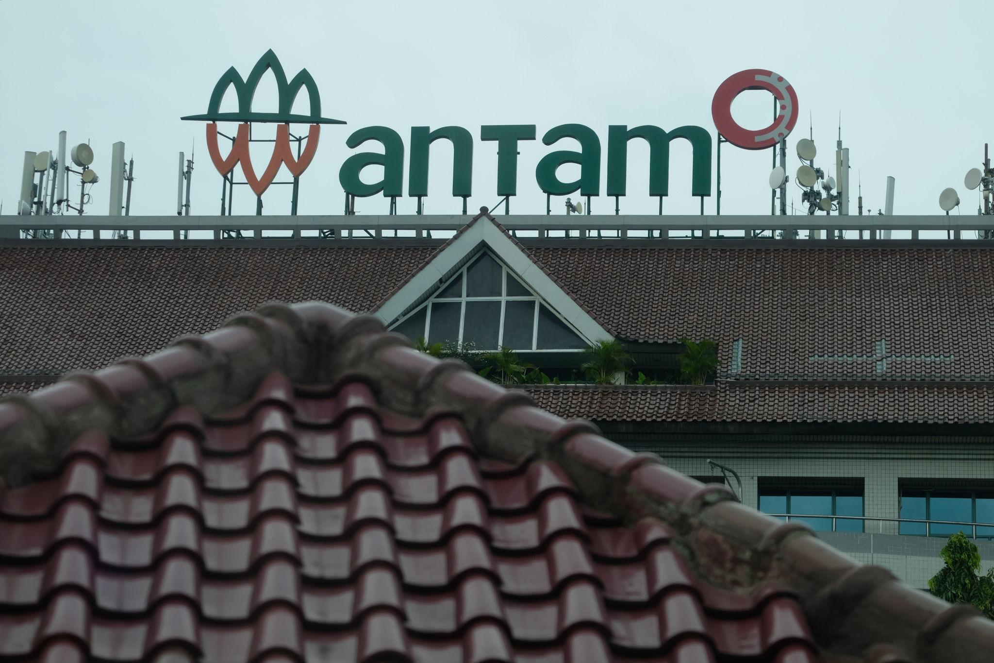 <p>Gedung Aneka Tambang (ANTAM) di Jalan TB Simatupang, Jakarta Selatan. Foto: Ismail Pohan/TrenAsia</p>
