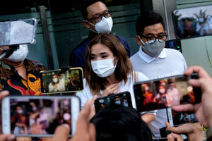 <p>Penyanyi Gisella Anastasia alias Gisel usai menjalani pemeriksaan di Mapolda Metro Jaya, Jakarta, Selasa, 17 November 2020. Foto: Ismail Pohan/TrenAsia</p>
