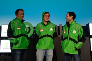 Gojek Founder dan mantan CEO Nadiem Anwar Makarim, bersama Co-CEO Kevin Aluwi dan Andre Soelistyo.