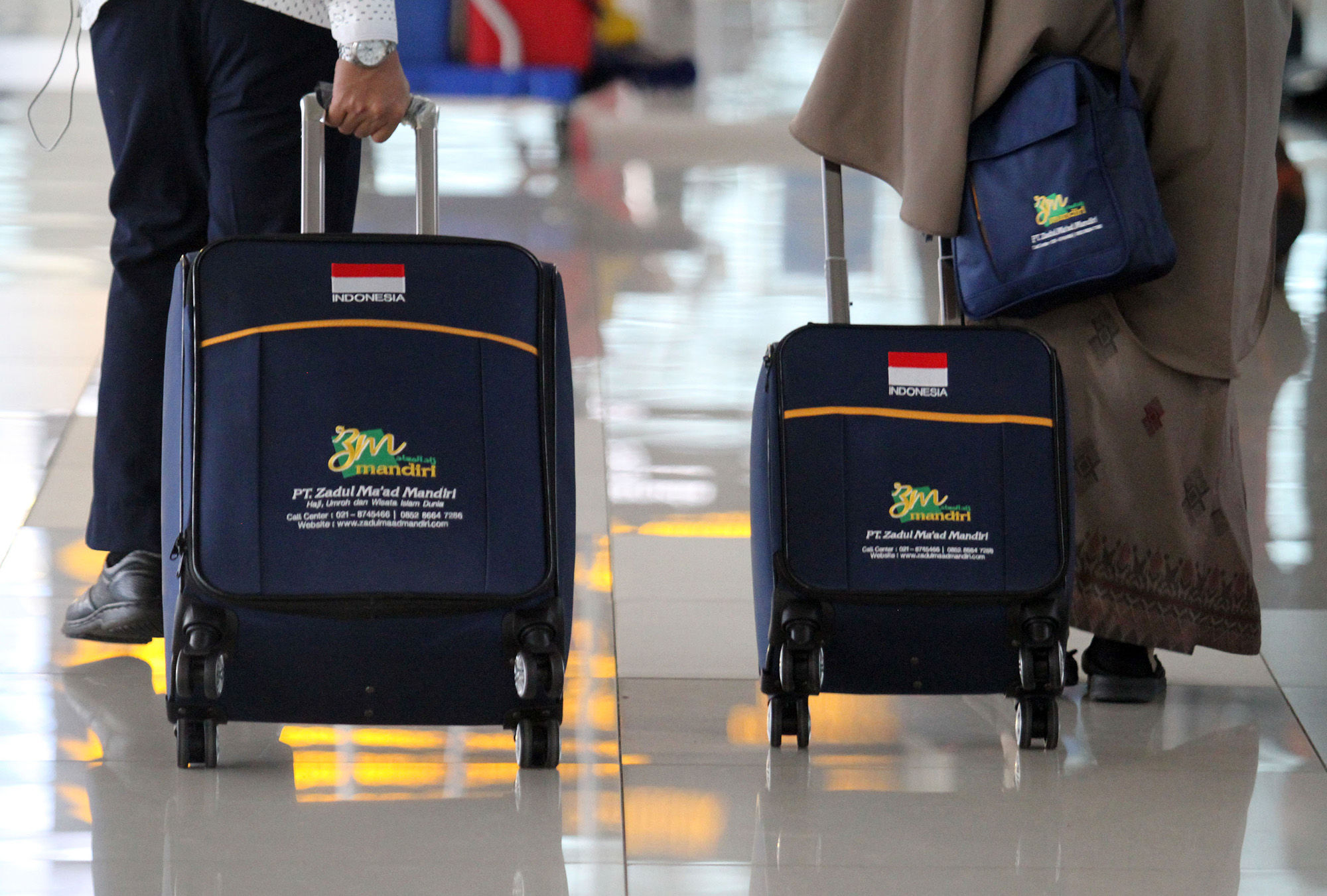 <p>Sejumlah calon jamaah umrah sebelum bertolak ke Arab Saudi dari Terminal 3 Bandara Soekarno Hatta, Tangerang, Banten, Minggu, 1 November 2020. Foto : Panji Asmoro/TrenAsia</p>

