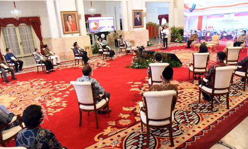 <p>Presiden Joko Widodo menyerahkan 1 juta sertifikat tanah kepada masyarakat secara virtual di Istana Negara, Senin, 9 November 2020. Dok: Sekretariat Kabinet. </p>
