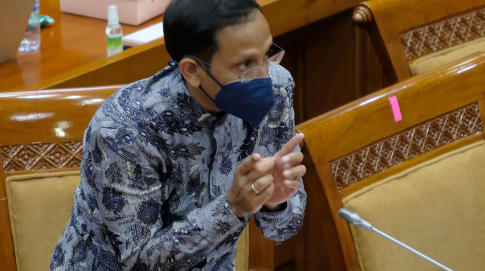 <p>Menteri Pendidikan dan Kebudayaan, Nadiem Makarim saat mengikuti rapat kerja dengan Komisi X DPR di Komplek Parlemen Senayan, Jakarta, Senin, 16 November 2020. Foto: Ismail Pohan/TrenAsia</p>
