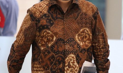 <p>Menteri Badan Usaha Milik Negara (BUMN) Erick Thohir saat akan mengikuti rapat kerja dengan Komisi XI DPR di Kompleks Parlemen, Senayan, Jakarta, Senin, 30 November 2020. Foto: Ismail Pohan/TrenAsia</p>
