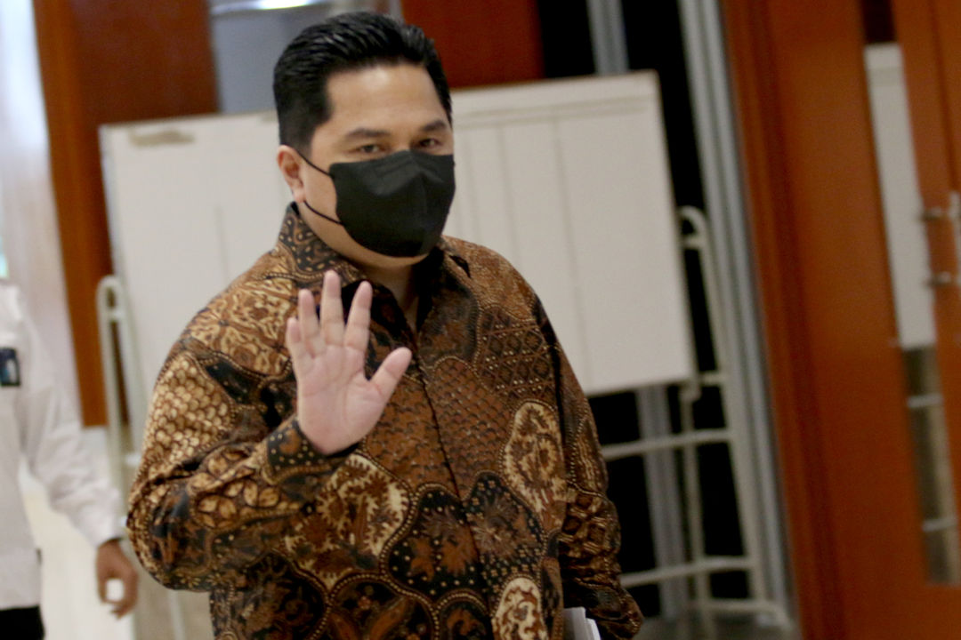 <p>Menteri Badan Usaha Milik Negara (BUMN) Erick Thohir saat akan mengikuti rapat kerja dengan Komisi xI DPR di Kompleks Parlemen, Senayan, Jakarta, Senin, 30 November 2020. Foto: Ismail Pohan/TrenAsia</p>
