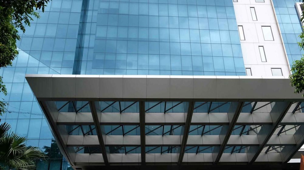 <p>Gedung Waskita Rajawali Tower dikawasan MT Haryono, Jakarta Selatan. Foto: Ismail Pohan/TrenAsia</p>
