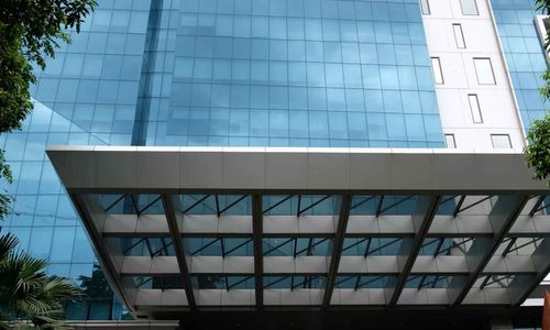 <p>Gedung Waskita Rajawali Tower dikawasan MT Haryono, Jakarta Selatan. Foto: Ismail Pohan/TrenAsia</p>
