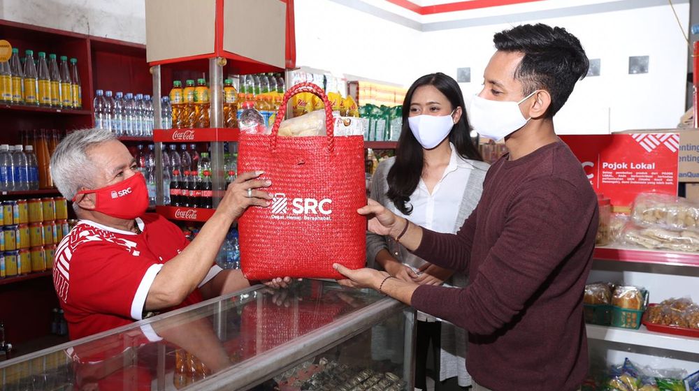 <p>Ilustrasi jual beli di Toko Kelontong Sampoerna Retail Community (SRC) / Dok. SRC </p>
