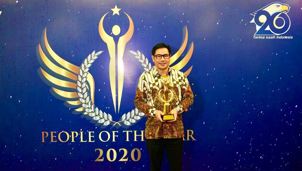 <p>Presiden Direktur Alfamart, Anggara Hans Prawira,meraih penghargaan Best CEO of the Year 2020 dalam acara People of the Year 2020. Dok: Alfamart. </p>
