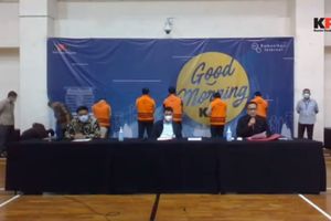 Suasana konferensi pers pengumuman tersangka OTT kasus gratifikasi benih benur oleh KPK (Foto: Fajar Yusuf Rasdianto)