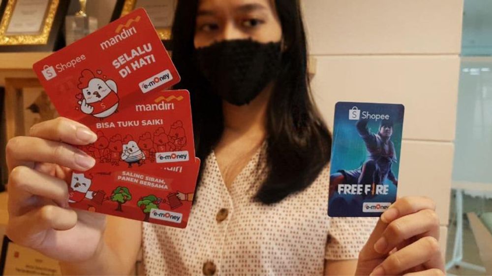 <p>PT Bank Mandiri (Persero) Tbk menggandeng Shopee meluncurkan co-branding kartu Mandiri e-money yang baru. / Bank Mandiri</p>
