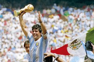 <p>Diego Maradona saat membela TImnas Argentina/Twitter</p>
