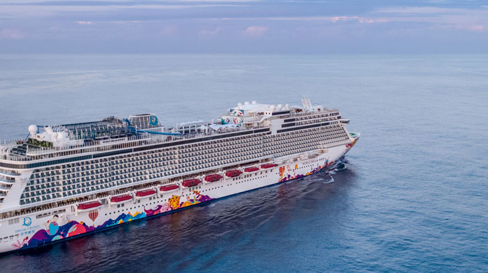 <p>World Dream Cruise. Dok: https://www.dreamcruiseline.com</p>