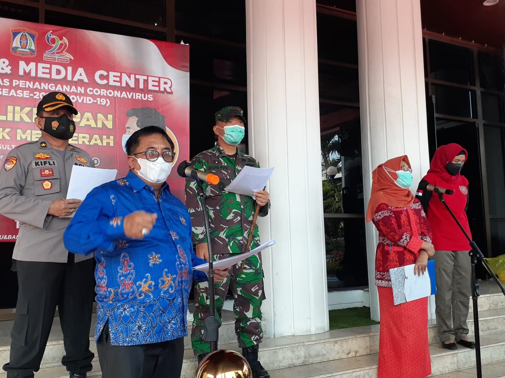 Wali Kota Balikpapan saat memberikan keterangan kasus covid-19