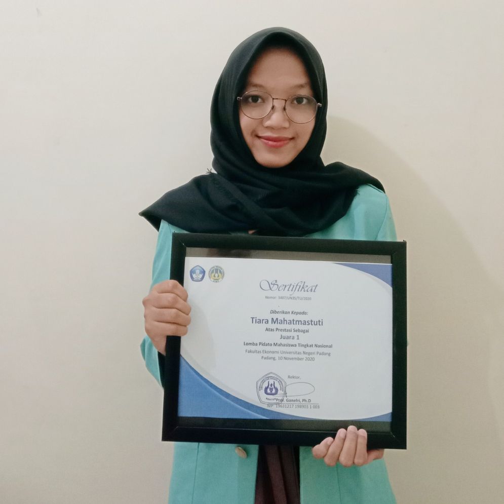 Tiara Mahatmastuti, mahasiswi Prodi Ilmu Komunikasi FISIP UNS
