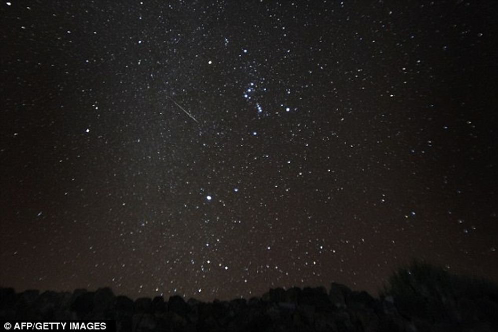 Hujan meteor Geminid, salah satu fenomena langit yang mudah diamati kecuali terkendala faktor cuaca, polusi udara, dan medan pandang yang terhalangi. 