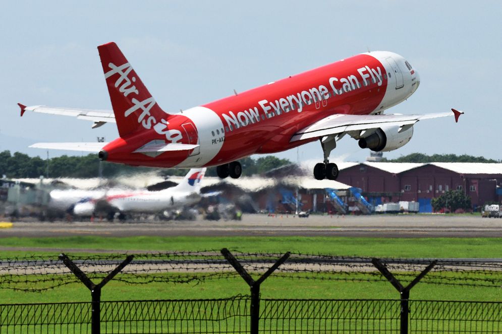 Maskapai penerbangan AirAsia. PHOTO: BLOOMBERG