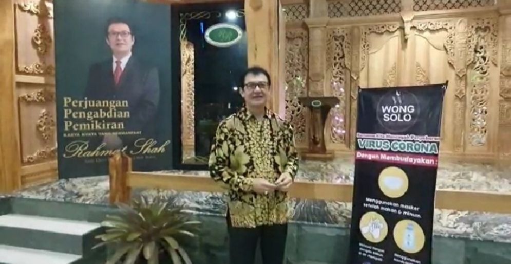 DR Rahmat Shah saat peluncuran buku di Taman Joglo Wong Solo Medan