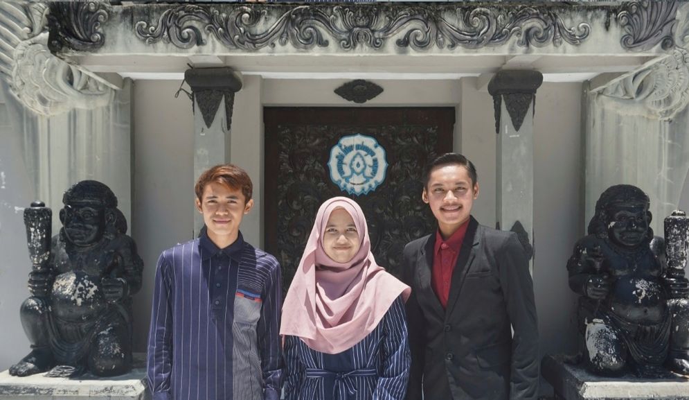 Tim mahasiswa UNS pemenang lomba video kreatif UAD Jogja