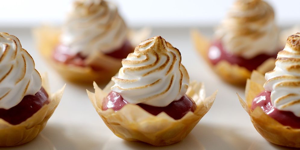 Ilustrasi -  Meringue, salah satu resep kue yang membutuhkan krim tartar untuk menstabilkan putih telur saat membentuk busa yang kaku. Namun krim tartar dapat diganti dengan beberapa bahan lain, salah satunya baking powder.