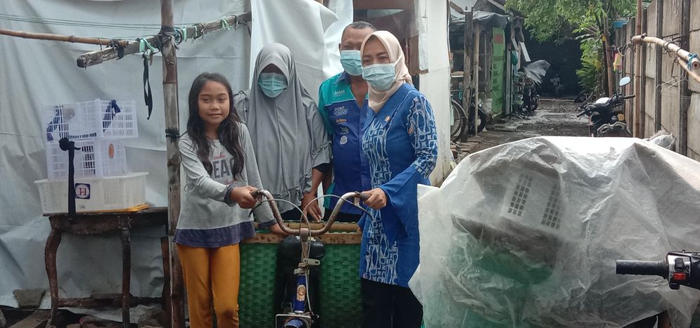 Eva Yuliana kunjungi Ida di rumah petaknya