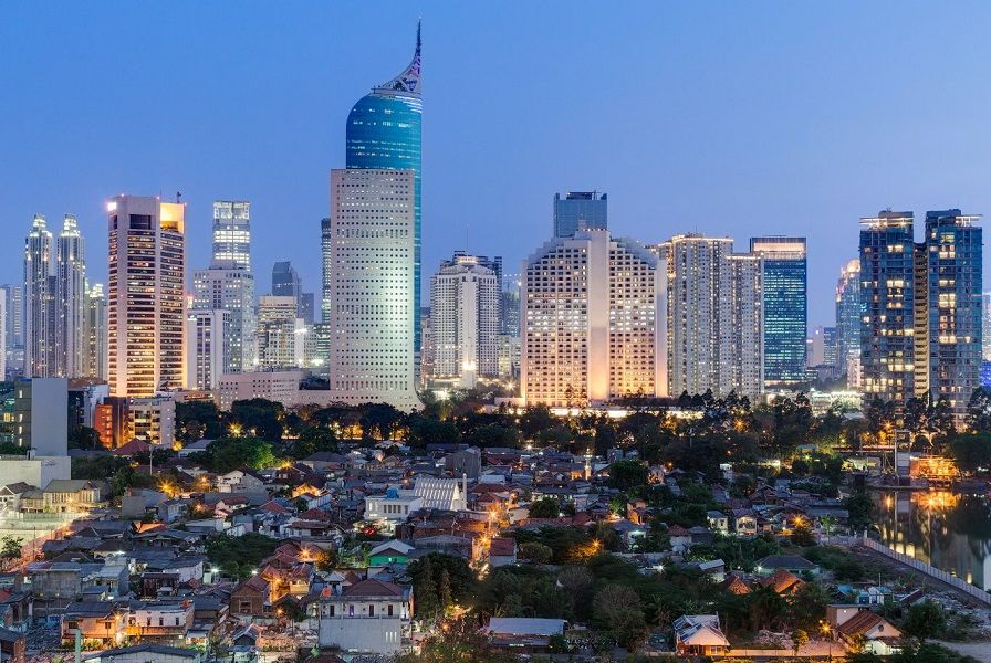 <p>Wisma BNI 46 menjadi simbol gedung-gedung pencakar langit di Jakarta / Shutterstock</p>
