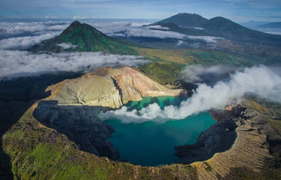 <p>Gunung Ijen yang masuk ke wilayah Kabupaten Banyuwangi dan Bondowoso di Jawa Timur. / Pegipegi.com</p>
