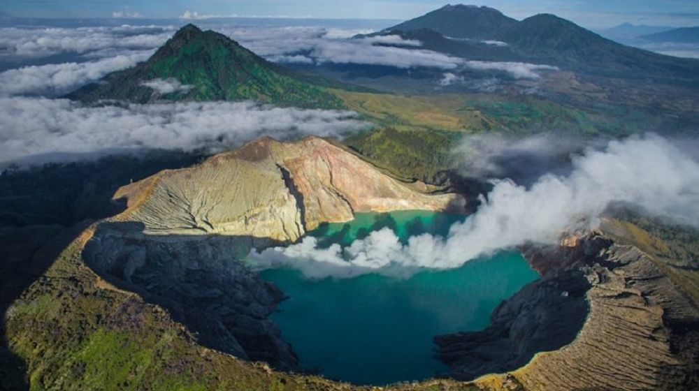 <p>Gunung Ijen yang masuk ke wilayah Kabupaten Banyuwangi dan Bondowoso di Jawa Timur. / Pegipegi.com</p>

