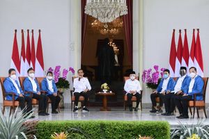 <p>Presiden Joko Widodo dan Wakil Presiden Maruf Amin mengumumkan reshuffle kabinet pada Selasa, 22 Desember 2020 / Dok. BPMI Setpres</p>

