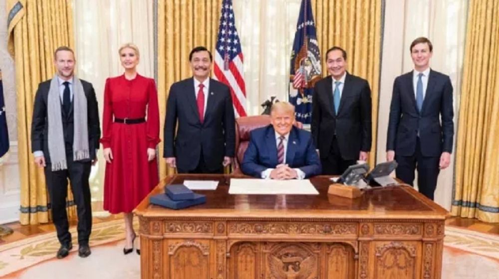 <p>Muhammad Lutfi dengan Donald Trump dan Luhut Pajaitan / Dok. Kemenko Maritim</p>
