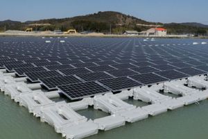 <p>Ilustrasi Pembangkit Listrik Tenaga Surya (PLTS) Terapung / Istimewa</p>

