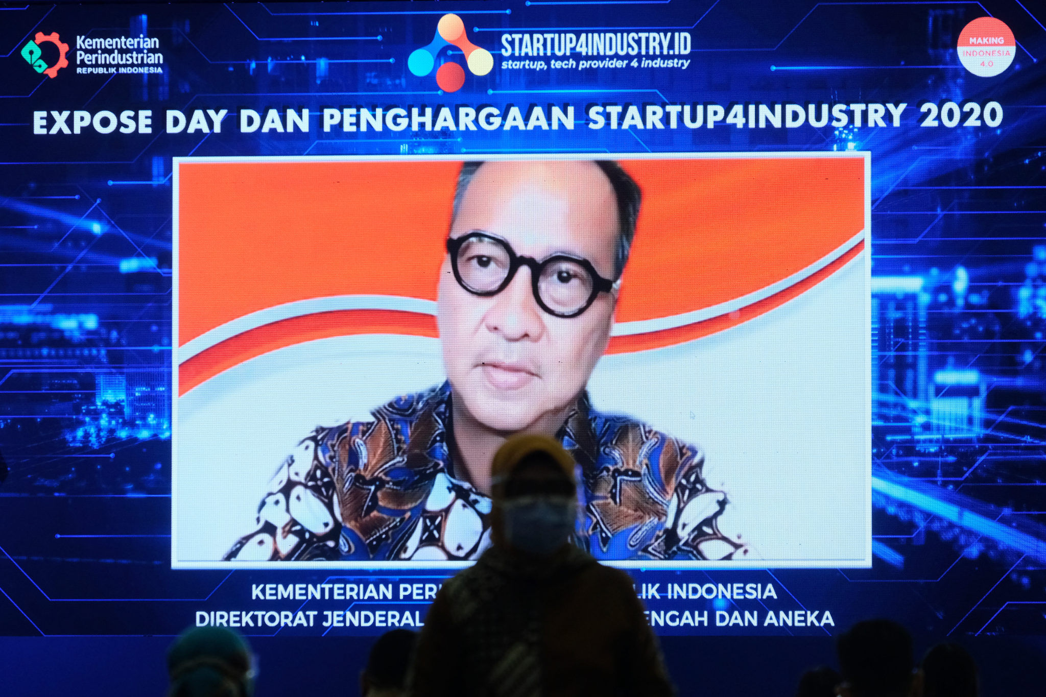 <p>Menteri Perindustrian, Agus Gumiwang menyampaikan sambutannya saat hadir secara virtual pada penyerahan hadiah kepada pemenang kompetisi Startup4Industry 2020 disaksikan yang hadir secara virtual, di Jakarta, Selasa, 8 Desember 2020. Foto: Ismail Pohan/TrenAsia</p>
