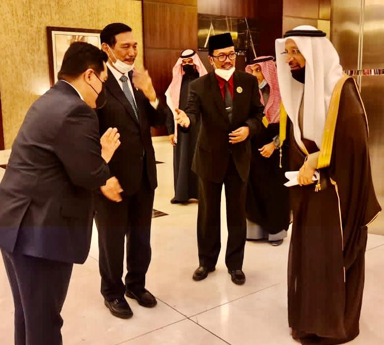 <p>Menko Marves Luhut Binsar Pandjaitan bersama Menteri BUMN, Erick Thohir saat berkunjung ke UAE / Dok. Kementerian BUMN</p>
