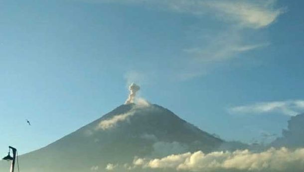 Mitos Semeru,  Paku Bumi Jawa  sebagai  Puncak Abadi Para Dewa