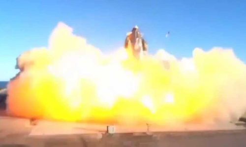 <p>Roket SpaceX meledak/YouTube</p>
