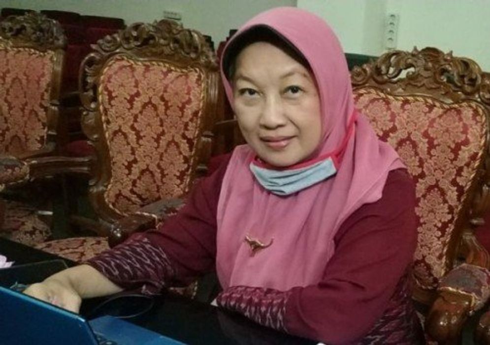 Dekan Fakultas Pertanian Unisri, Dr. Dewi Ratna Nurhayati